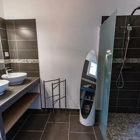 Apartment F4 Neuf, 50m² Jardin, Cuisine D'ete, Barbecue Et Terrasse *